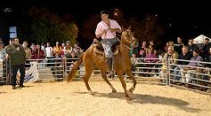 Foto de la galería: Productores, familias y amigos disfrutaron del Remate Nocturno en Dos de Mayo
