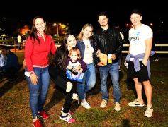 Foto de la galería: Productores, familias y amigos disfrutaron del Remate Nocturno en Dos de Mayo