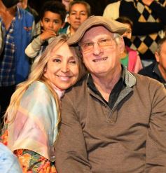 Foto de la galería: Productores, familias y amigos disfrutaron del Remate Nocturno en Dos de Mayo