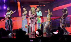 Foto de la galería: Fanáticos deliraron en la espectacular presentación de Tini en Posadas