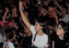 Foto de la galería: Fanáticos deliraron en la espectacular presentación de Tini en Posadas