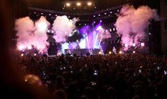 Foto de la galería: Fanáticos deliraron en la espectacular presentación de Tini en Posadas