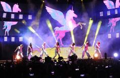 Foto de la galería: Fanáticos deliraron en la espectacular presentación de Tini en Posadas