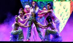 Foto de la galería: Fanáticos deliraron en la espectacular presentación de Tini en Posadas