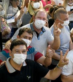 Foto de la galería: La Agrupación Salud del Frente Renovador cerró su campaña en la Costanera
