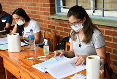 Foto de la galería: Acompañamiento y compromiso ciudadano en los comicios legislativos en Posadas