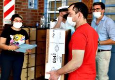 Foto de la galería: Acompañamiento y compromiso ciudadano en los comicios legislativos en Posadas