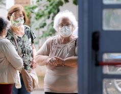 Foto de la galería: Acompañamiento y compromiso ciudadano en los comicios legislativos en Posadas