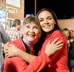 Foto de la galería: Triunfo electoral y celebración compartida en la Casa Radical de Posadas