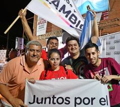 Foto de la galería: Triunfo electoral y celebración compartida en la Casa Radical de Posadas