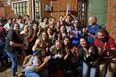Foto de la galería: Triunfo electoral y celebración compartida en la Casa Radical de Posadas