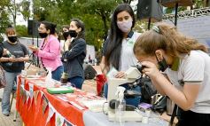 Foto de la galería: Conocimiento y encuentro en la Kermés Científica de la UNaM