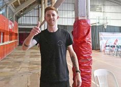 Foto de la galería: Guaraní presentó su plantel y la nueva camiseta para el Torneo Regional