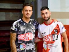 Foto de la galería: Guaraní presentó su plantel y la nueva camiseta para el Torneo Regional