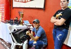 Foto de la galería: Guaraní presentó su plantel y la nueva camiseta para el Torneo Regional