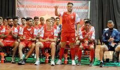 Foto de la galería: Guaraní presentó su plantel y la nueva camiseta para el Torneo Regional