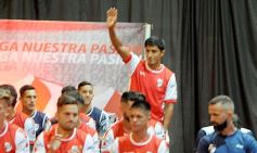 Foto de la galería: Guaraní presentó su plantel y la nueva camiseta para el Torneo Regional