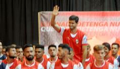 Foto de la galería: Guaraní presentó su plantel y la nueva camiseta para el Torneo Regional