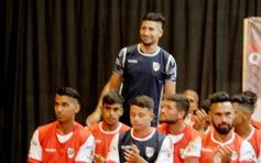 Foto de la galería: Guaraní presentó su plantel y la nueva camiseta para el Torneo Regional