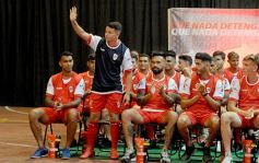 Foto de la galería: Guaraní presentó su plantel y la nueva camiseta para el Torneo Regional