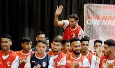 Foto de la galería: Guaraní presentó su plantel y la nueva camiseta para el Torneo Regional