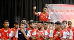 Foto de la galería: Guaraní presentó su plantel y la nueva camiseta para el Torneo Regional