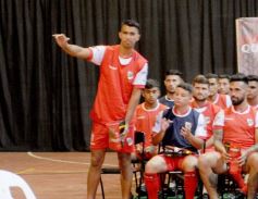 Foto de la galería: Guaraní presentó su plantel y la nueva camiseta para el Torneo Regional