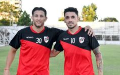 Foto de la galería: Guaraní presentó su plantel y la nueva camiseta para el Torneo Regional