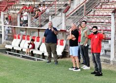 Foto de la galería: Guaraní presentó su plantel y la nueva camiseta para el Torneo Regional
