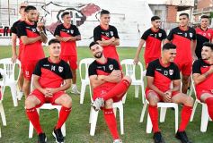 Foto de la galería: Guaraní presentó su plantel y la nueva camiseta para el Torneo Regional