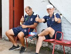 Foto de la galería: Guaraní presentó su plantel y la nueva camiseta para el Torneo Regional