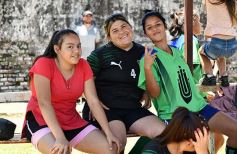 Foto de la galería: El Torneo de Fútbol Femenino del Instituto Saavedra y el Club Guacurarí se prepara para la final