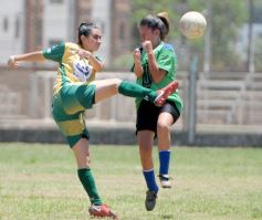 Foto de la galería: El Torneo de Fútbol Femenino del Instituto Saavedra y el Club Guacurarí se prepara para la final