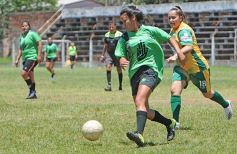 Foto de la galería: El Torneo de Fútbol Femenino del Instituto Saavedra y el Club Guacurarí se prepara para la final