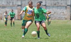 Foto de la galería: El Torneo de Fútbol Femenino del Instituto Saavedra y el Club Guacurarí se prepara para la final