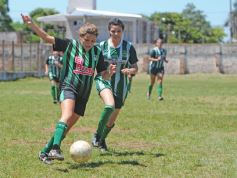 Foto de la galería: El Torneo de Fútbol Femenino del Instituto Saavedra y el Club Guacurarí se prepara para la final