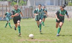 Foto de la galería: El Torneo de Fútbol Femenino del Instituto Saavedra y el Club Guacurarí se prepara para la final