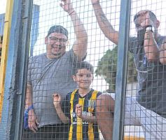 Foto de la galería: Triunfo auriazul en la primera fecha del Torneo Regional
