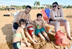 Foto de la galería: Sol, playa y rio, postales de verano en la ciudad capital