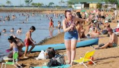 Foto de la galería: Sol, playa y rio, postales de verano en la ciudad capital