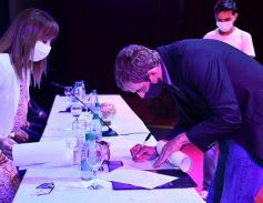 Foto de la galería: Entregaron diplomas de distinción a Diputados Nacionales electos en los últimos comicios