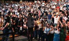 Foto de la galería: Celebración, tradición y reencuentro en la primera noche del Festival del Litoral en Posadas