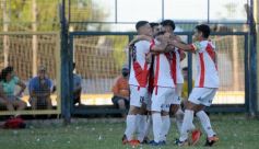 Foto de la galería: Triunfo franjeado en el clásico posadeño por la quinta fecha del Torneo Regional