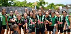 Foto de la galería: Final y premiación en el Torneo de Fútbol Femenino del Instituto Saavedra y el Club Guacurarí de Posadas
