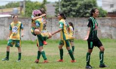 Foto de la galería: Final y premiación en el Torneo de Fútbol Femenino del Instituto Saavedra y el Club Guacurarí de Posadas