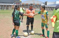 Foto de la galería: Final y premiación en el Torneo de Fútbol Femenino del Instituto Saavedra y el Club Guacurarí de Posadas