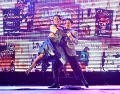 Foto de la galería: Folclore, baile y grandes artistas en el cierre del Festival del Litoral en Posadas