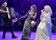 Foto de la galería: Folclore, baile y grandes artistas en el cierre del Festival del Litoral en Posadas