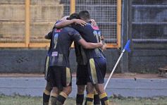 Foto de la galería: Mitre festejó en casa y avanzó a la siguiente fase del Torneo Regional
