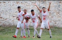 Foto de la galería: Huracán campeón del Torneo Clasificatorio de la Liga Posadeña